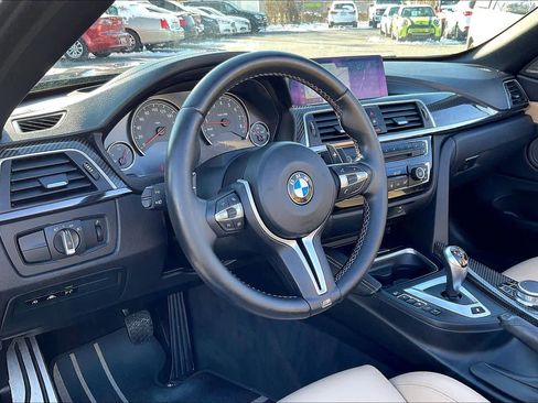 Used 2018 BMW M4 Convertible w/ Competition Package image 16