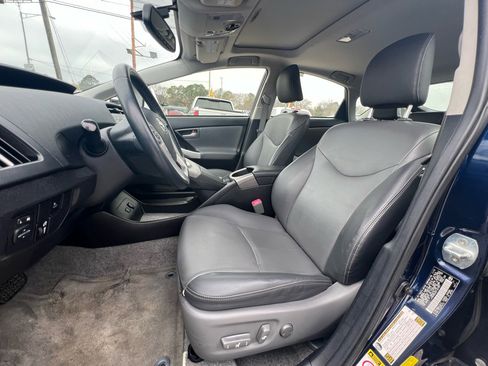 Used 2013 Toyota Prius Four image 25