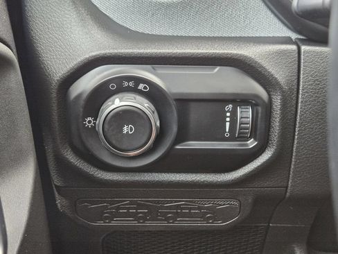 Used 2025 Jeep Wrangler Sport AWD/4WD image 24
