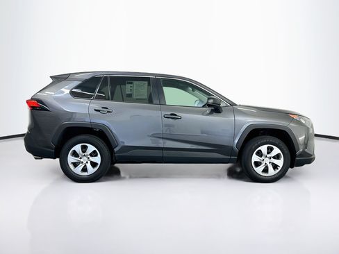 Used 2022 Toyota RAV4 LE w/ Carpet Mat Package (TMS) AWD/4WD image 10