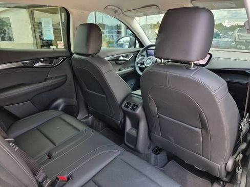 Used 2025 Buick Envision Preferred AWD/4WD image 18