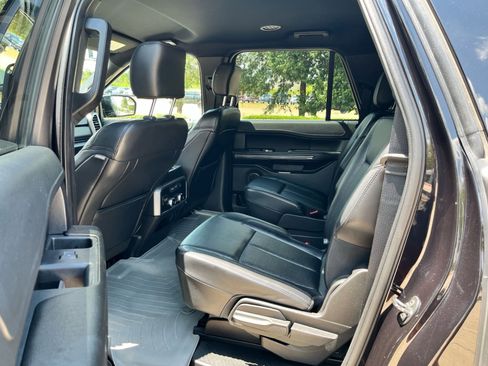 Used 2019 Ford Expedition Max XLT w/ Equipment Group 201A image 19