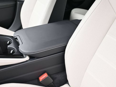 Used 2026 Porsche Panamera image 20