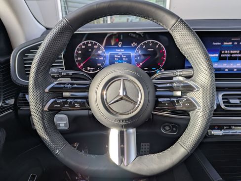 Used 2024 Mercedes-Benz GLS 450 4MATIC image 14