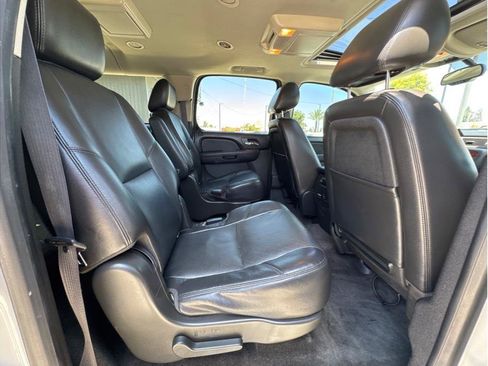 Used 2013 Chevrolet Suburban LTZ RWD image 26