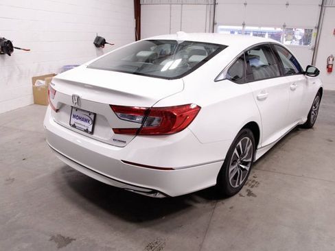 Used 2018 Honda Accord EX image 5