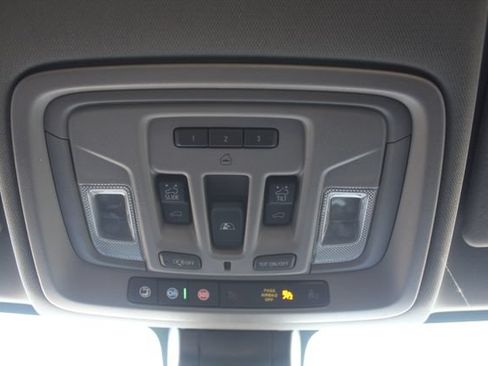Used 2023 GMC Sierra 2500 Denali w/ Denali Ultimate Package AWD/4WD image 36