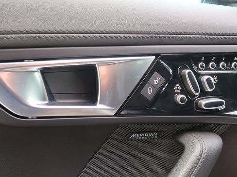 Used 2016 Jaguar F-TYPE Convertible RWD image 21