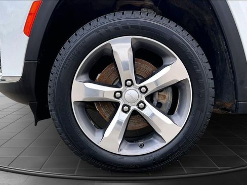 Used 2022 Jeep Grand Cherokee L Limited image 9