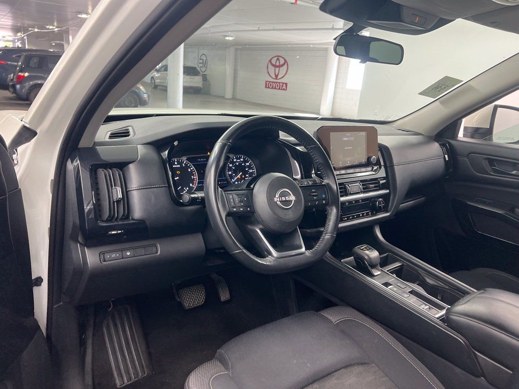 Used 2023 Nissan Pathfinder SV w/ Black Appearance Package FWD image 9