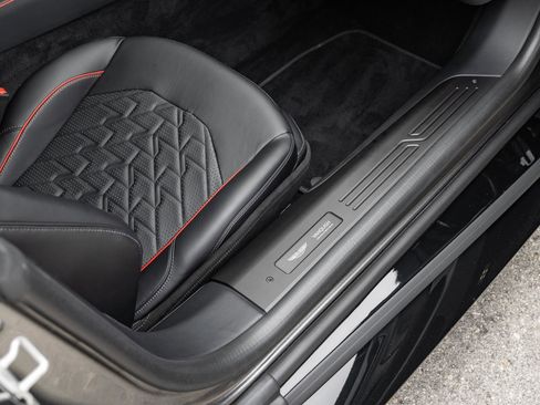 Used 2025 Aston Martin Vanquish RWD image 36