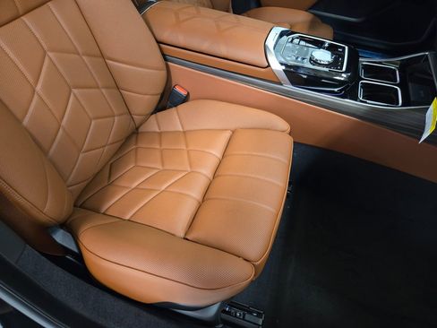 New 2025 BMW 760i xDrive w/ Executive Package image 16