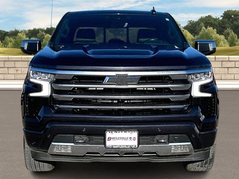 Used 2023 Chevrolet Silverado 1500 High Country w/ High Country Premium Package image 3