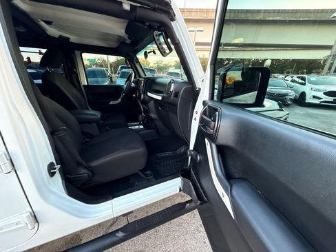 Used 2017 Jeep Wrangler Unlimited Sport image 35
