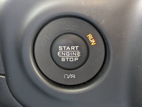 Used 2020 Jeep Wrangler Unlimited Sahara AWD/4WD image 28