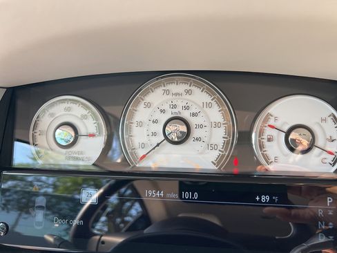 Used 2019 Rolls-Royce Wraith image 29