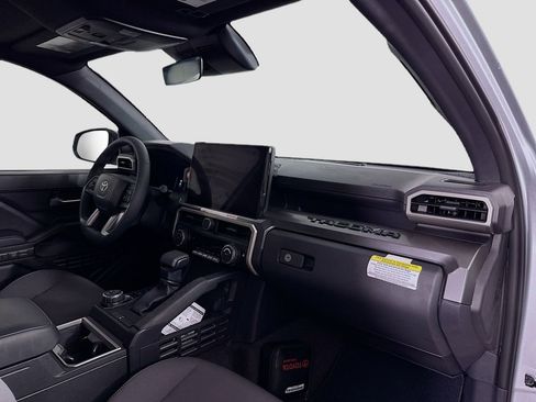 New 2025 Toyota Tacoma TRD Off-Road image 19