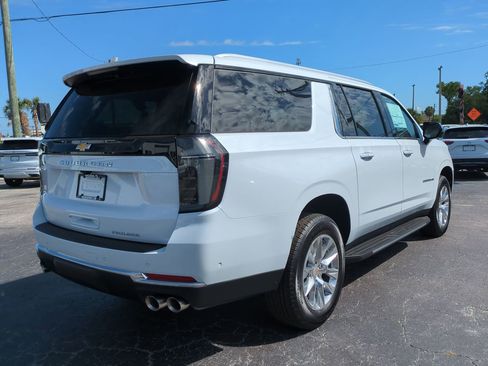 New 2026 Chevrolet Suburban Premier RWD image 4