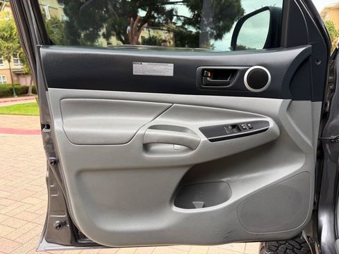 Used 2013 Toyota Tacoma PreRunner w/ TRD Off-Road Pkg RWD image 51
