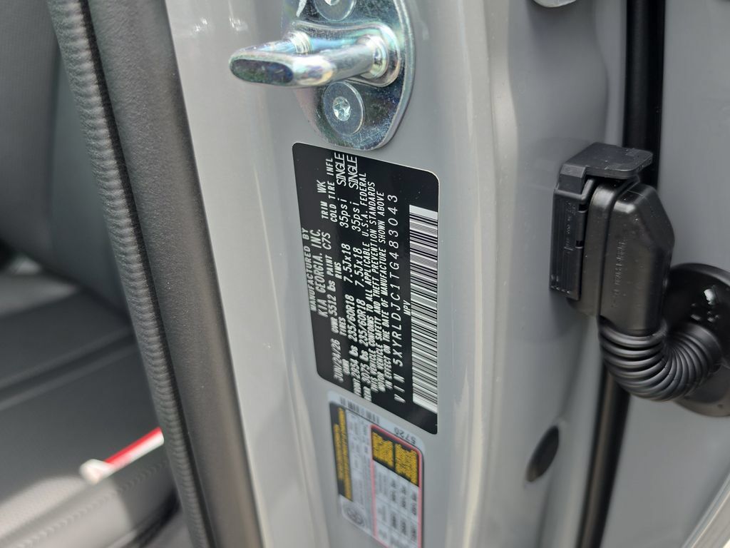 New 2026 Kia Sorento S AWD/4WD image 32