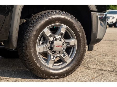 Used 2025 GMC Sierra 2500 SLT AWD/4WD image 10