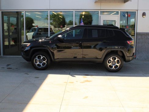Used 2022 Jeep Compass Trailhawk w/ Trailhawk Elite Group AWD/4WD image 5