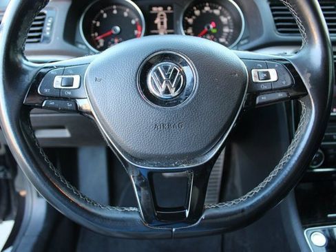 Used 2018 Volkswagen Passat 3.6 image 11