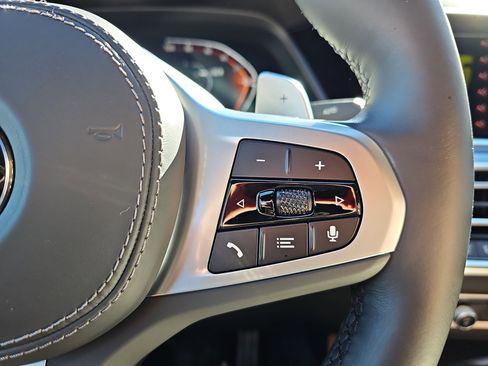 Used 2023 BMW X6 xDrive40i w/ M Sport Package image 19