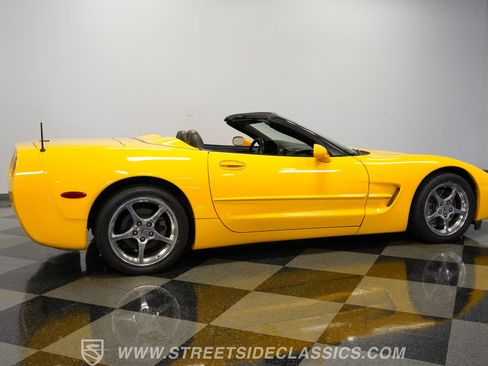 Used 2004 Chevrolet Corvette Convertible w/ Preferred Equipment Group RWD image 14