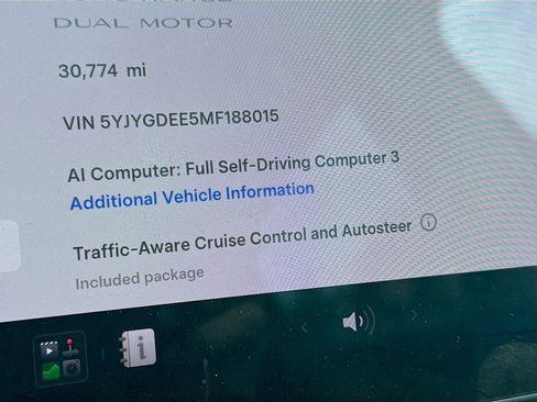 Used 2021 Tesla Model Y Long Range AWD/4WD image 28