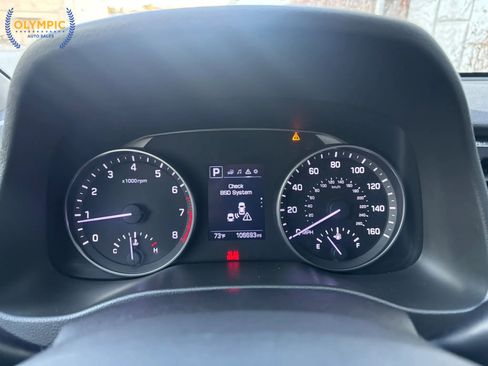 Used 2017 Hyundai Elantra Limited image 25