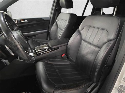 Used 2019 Mercedes-Benz GLS 450 4MATIC image 17