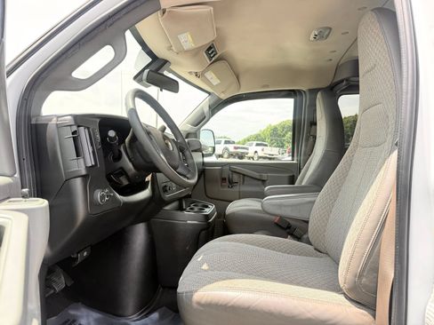 Used 2020 Chevrolet Express 3500 LT w/ LT Preferred Equipment Group RWD image 14