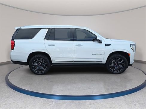 Used 2024 GMC Yukon Denali w/ Advanced Technology Package image 5
