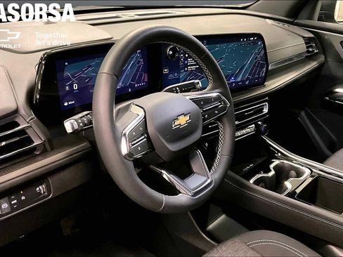 Certified 2026 Chevrolet Traverse LT w/ Driver Confidence Package FWD image 14