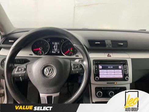 Used 2010 Volkswagen Passat Komfort FWD image 13