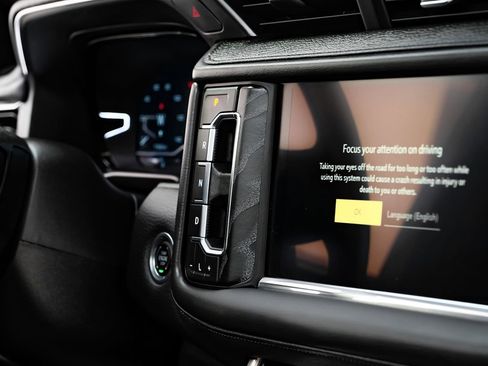 Used 2024 GMC Yukon XL Denali w/ Max Trailering Package image 23