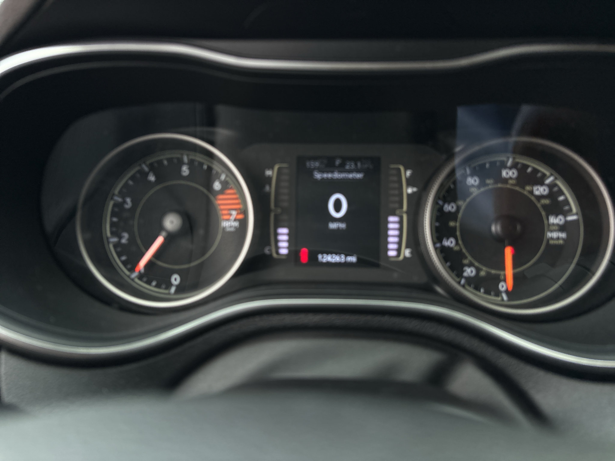 Used 2019 Jeep Cherokee Latitude Plus w/ Comfort/Convenience Group FWD image 14