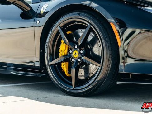 Used 2022 Ferrari F8 Tributo image 54