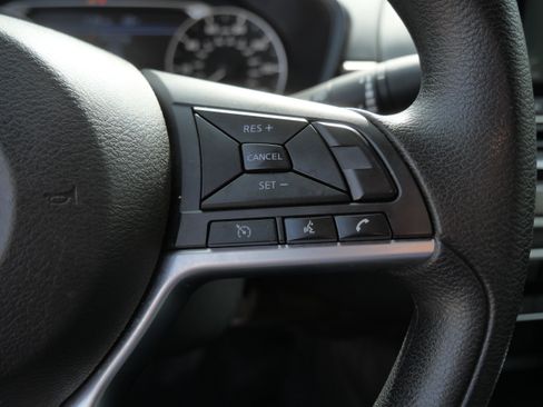 Used 2025 Nissan Altima 2.5 SV FWD image 28