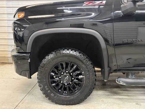 Used 2022 Chevrolet Silverado 2500 LTZ w/ LTZ Plus Package AWD/4WD image 4