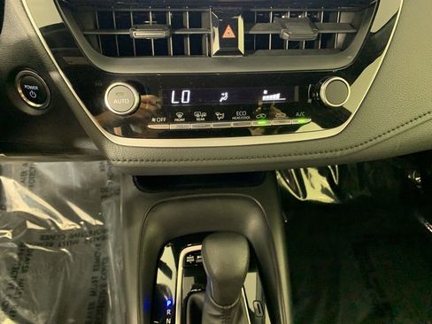Used 2025 Toyota Corolla SE FWD image 25
