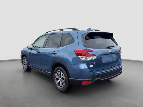 Used 2021 Subaru Forester Premium AWD/4WD image 4