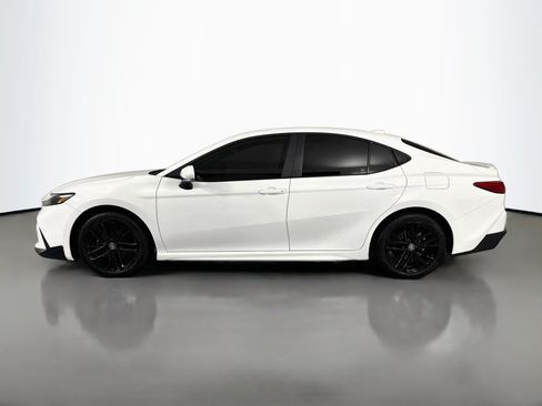 Used 2025 Toyota Camry SE AWD/4WD image 8