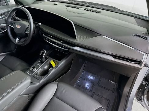 Used 2025 Cadillac XT4 Premium Luxury FWD image 31