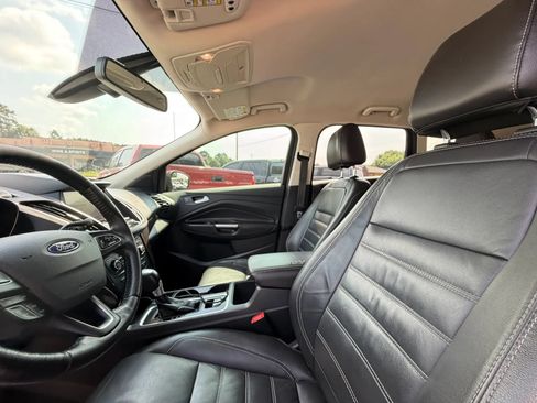 Used 2017 Ford Escape Titanium FWD image 12
