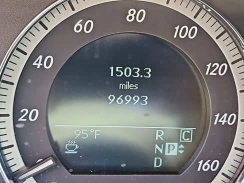 Used 2010 Mercedes-Benz E 350 4MATIC Sedan image 26