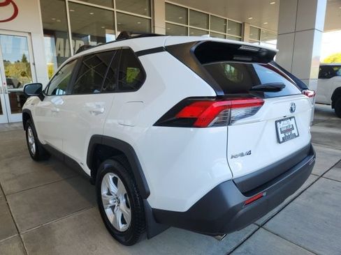 Used 2020 Toyota RAV4 LE w/ All Weather Liner Package AWD/4WD image 9