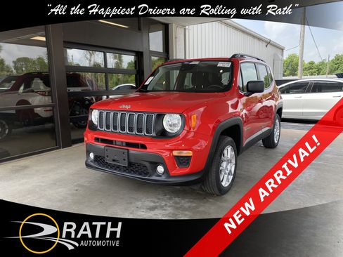 Used 2023 Jeep Renegade Latitude w/ Premium Group AWD/4WD image 1