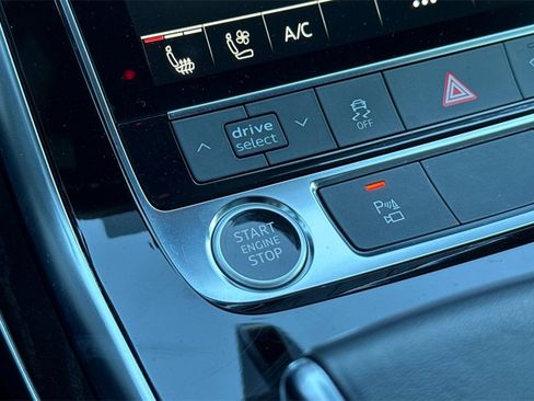 Used 2022 Audi Q8 Premium Plus image 22